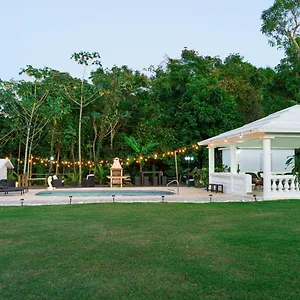 https://villa-hacienda-casablanca.comcaribbean.com